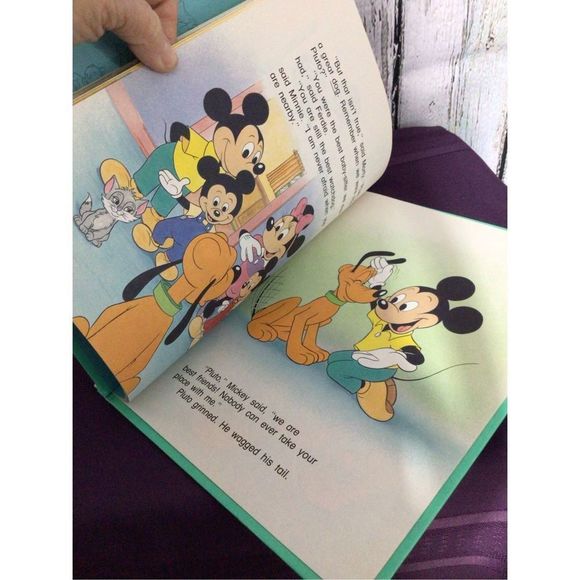 1986 Hardback Children’s Book “ Mickey Finds A Kitten “ Walt Disney Beginning Re - Picture 10 of 11